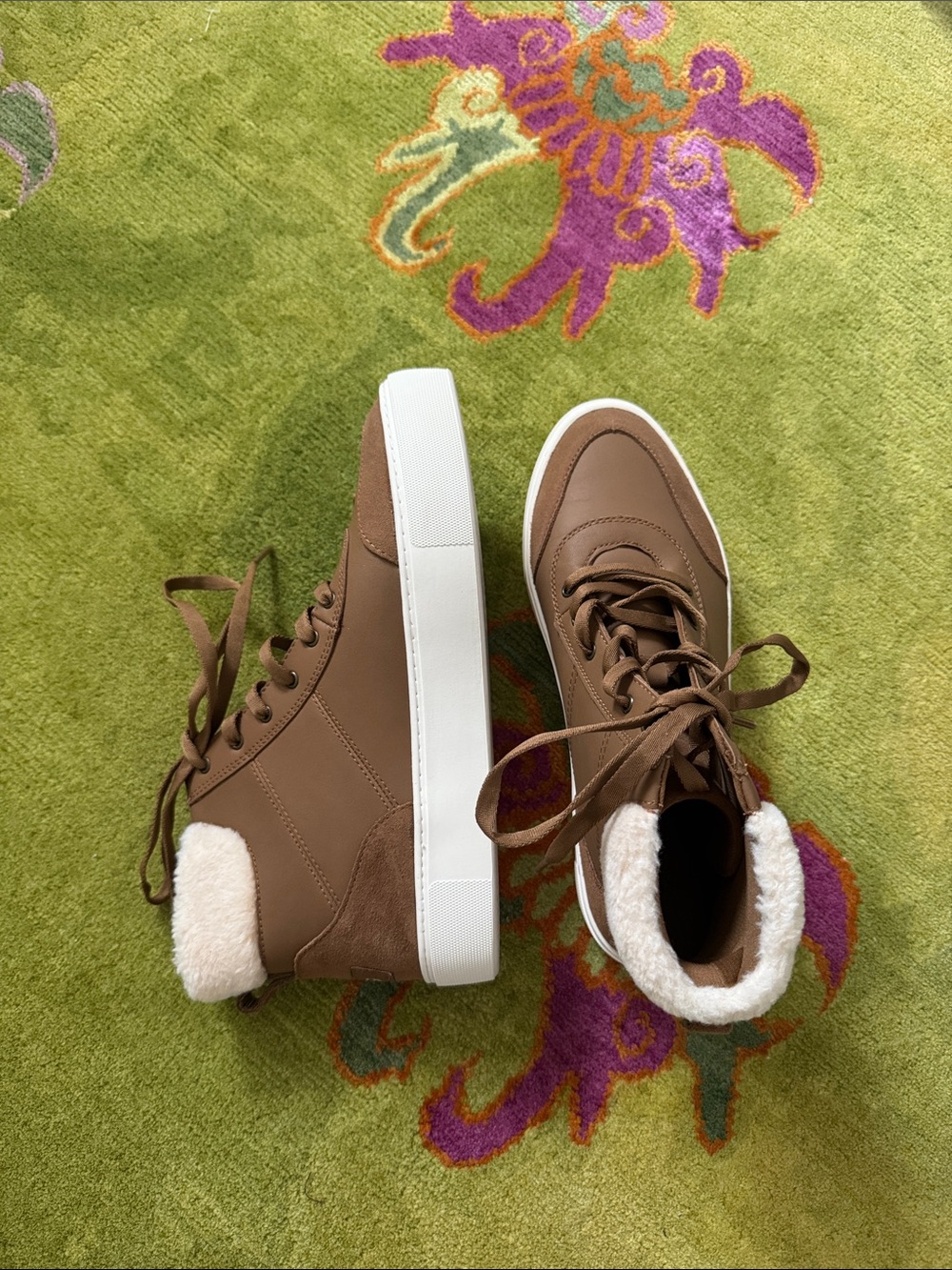 UGGS NWOT Women’s Tan Shearling High-Top Sneakers